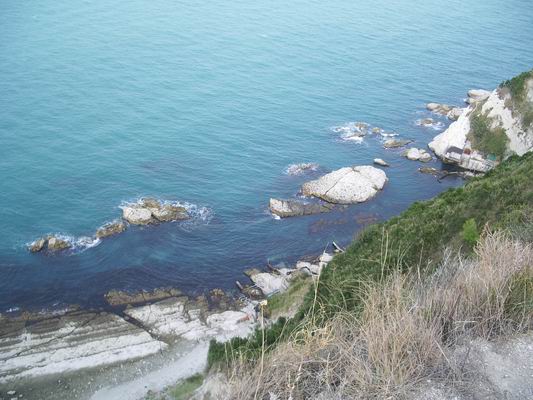 Pietralcroce: grotte sul mare